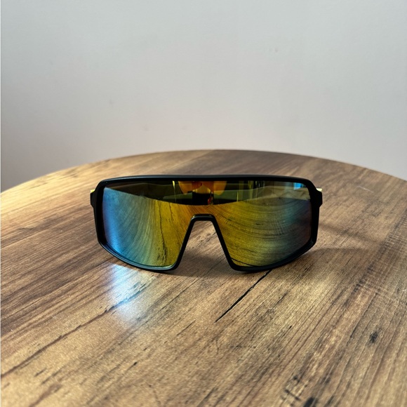 Perfect yellow sports glasses⭐️ - Picture 1 of 3